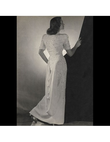 Jean Patou - robe du soir brodée de paillettes portée par la mannequin Maggy Sarragne (circa 1946) destockage