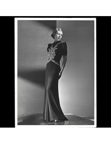 Jane - Excellence, robe du soir brodée, photographie d'époque de Georges Saad (circa 1937) En savoir plus