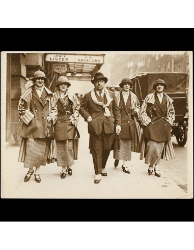 Poiret - Paul Poiret et 4 mannequins à Londres (1924) l'achat 