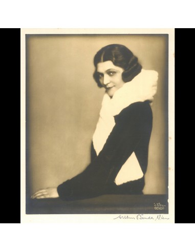 Caroline Reboux - Portrait de Lucienne Rabaté (circa 1927) ouvre sa boutique