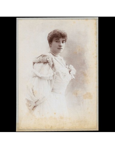 Paquin - Berthe Cerny dans la décadence, photographie de Reutlinger (1904) de la marque