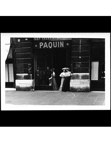 Paquin & Van Cleef & Arpels - Façade du 24 place Vendôme à Paris vers 1914, tirage postérieur (circa 1930-1940) pour bénéficier 